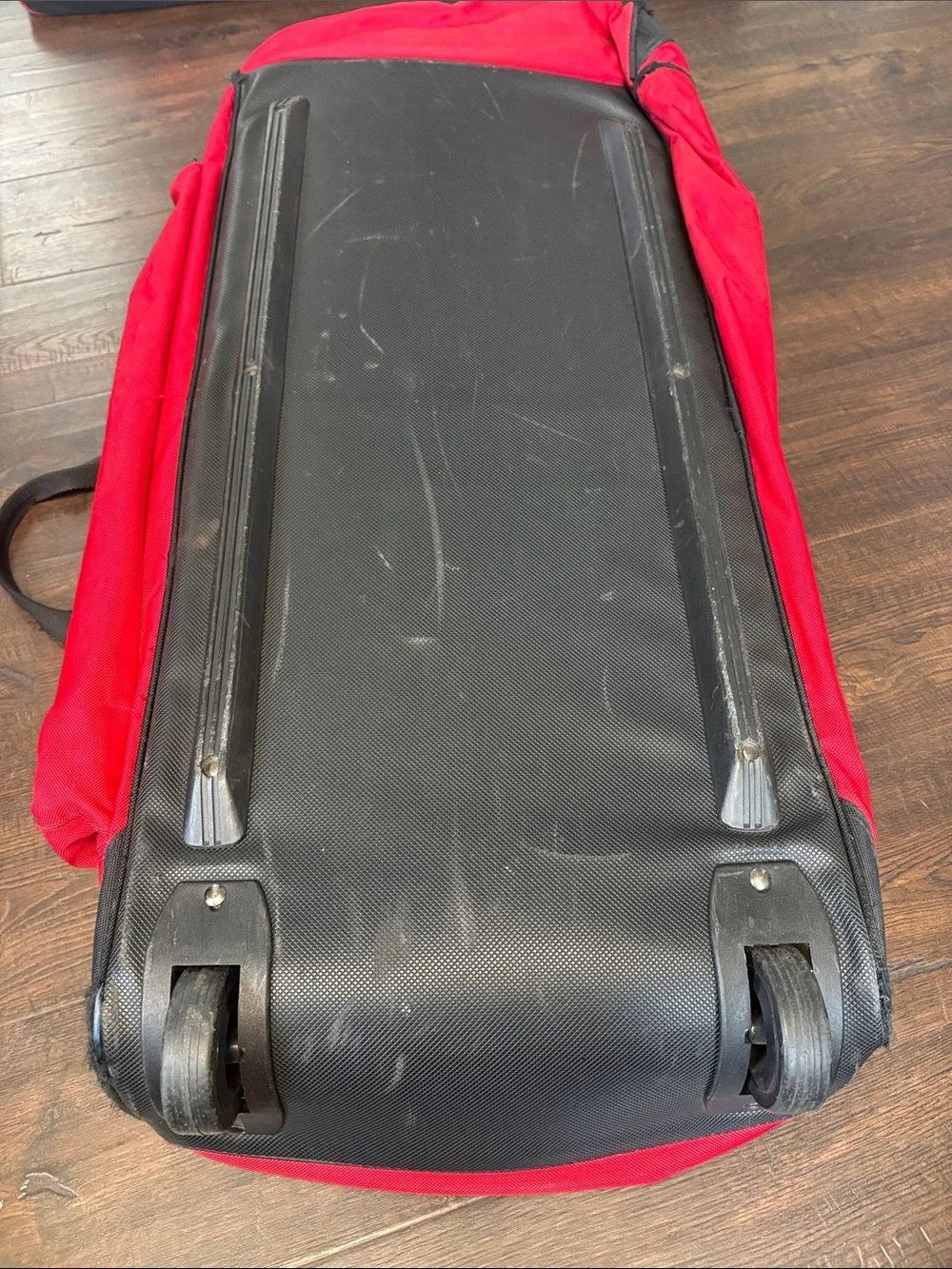 MARLBORO Vintage Red and Black Canvas Wheeled Duffel Bag with Logo Strap